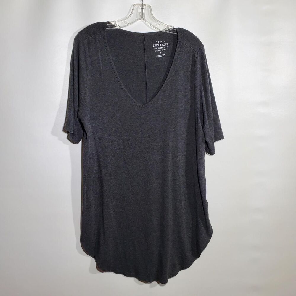 Torrid Women's Grey Super Soft Tunic 2/ 2x EUC V Neck
